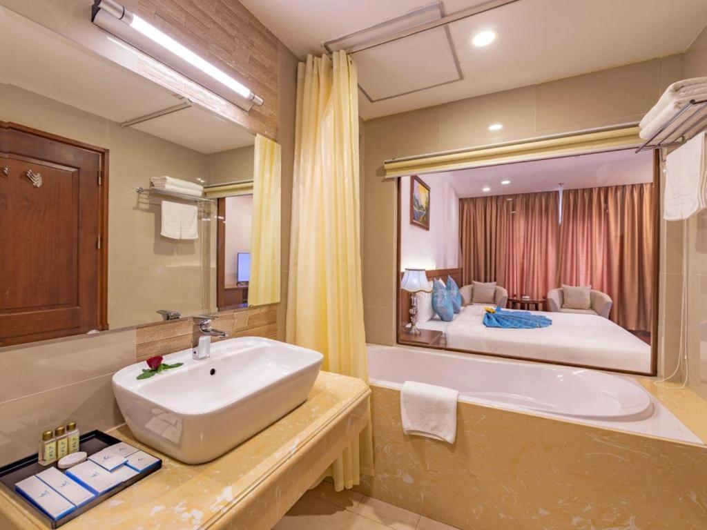 Lam Giang Hotel Vinh Exterior foto