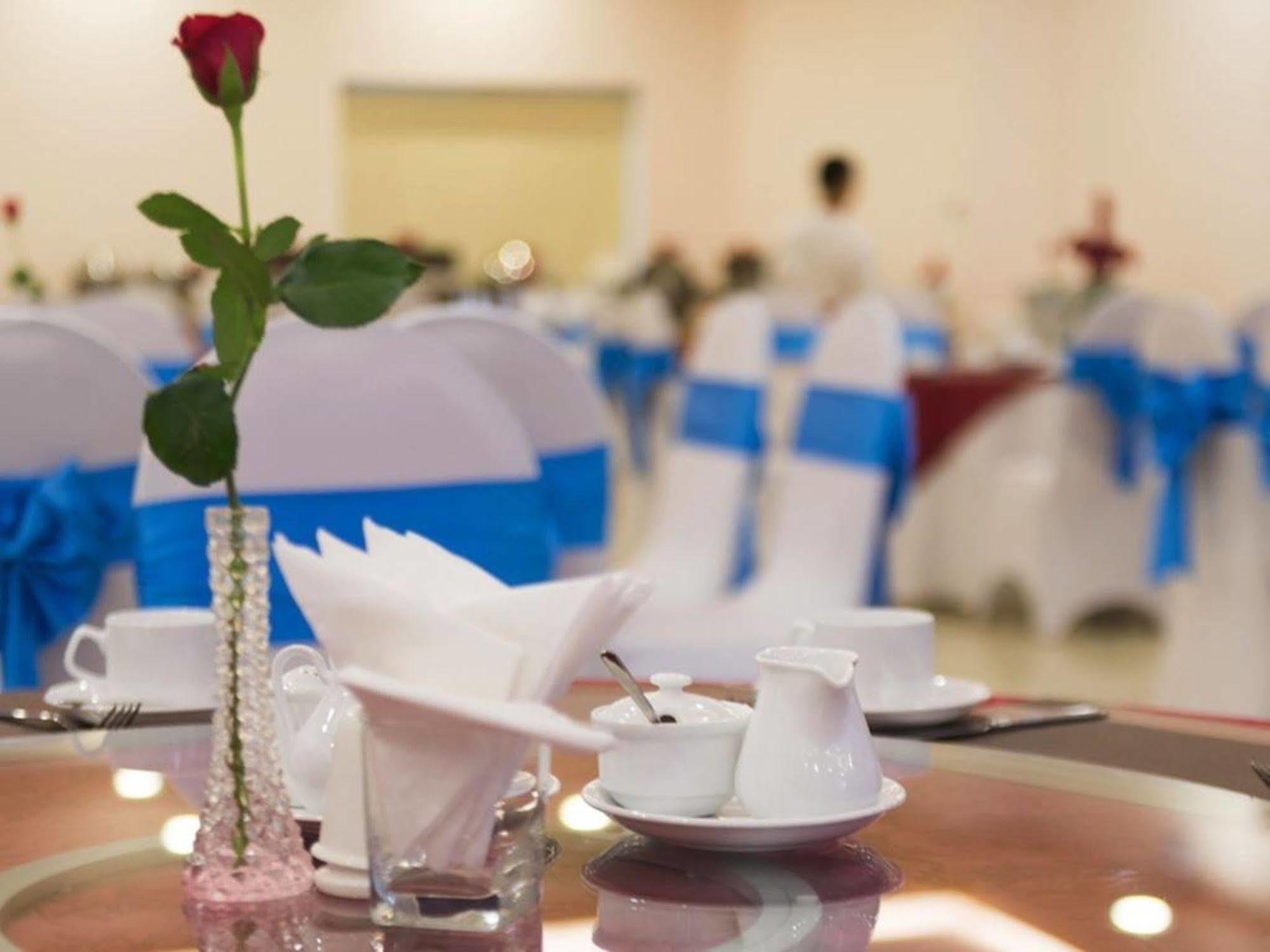 Lam Giang Hotel Vinh Exterior foto