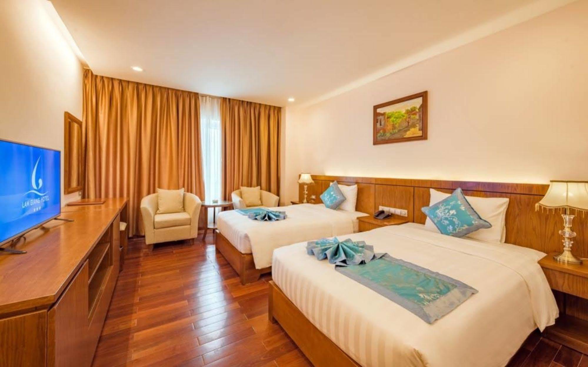 Lam Giang Hotel Vinh Exterior foto