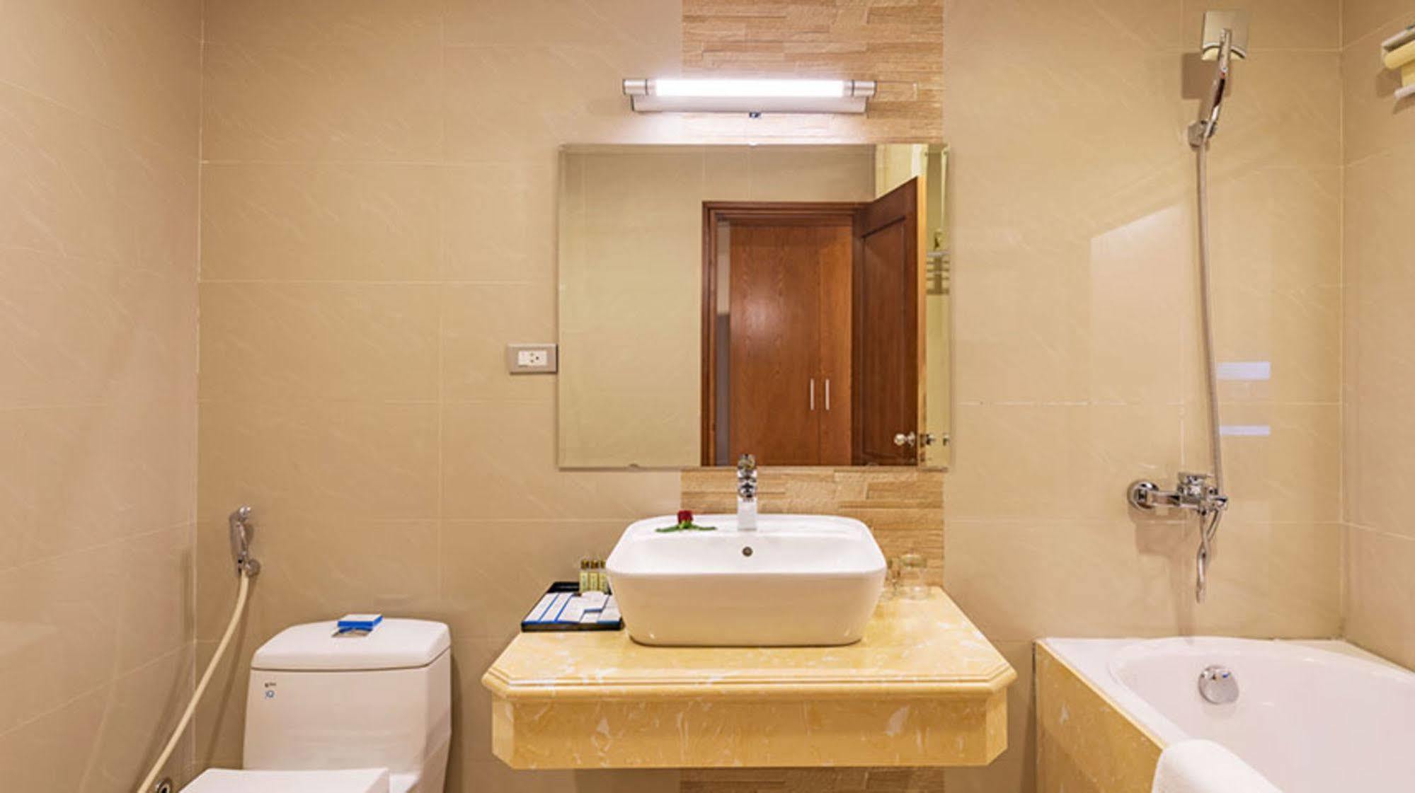 Lam Giang Hotel Vinh Exterior foto
