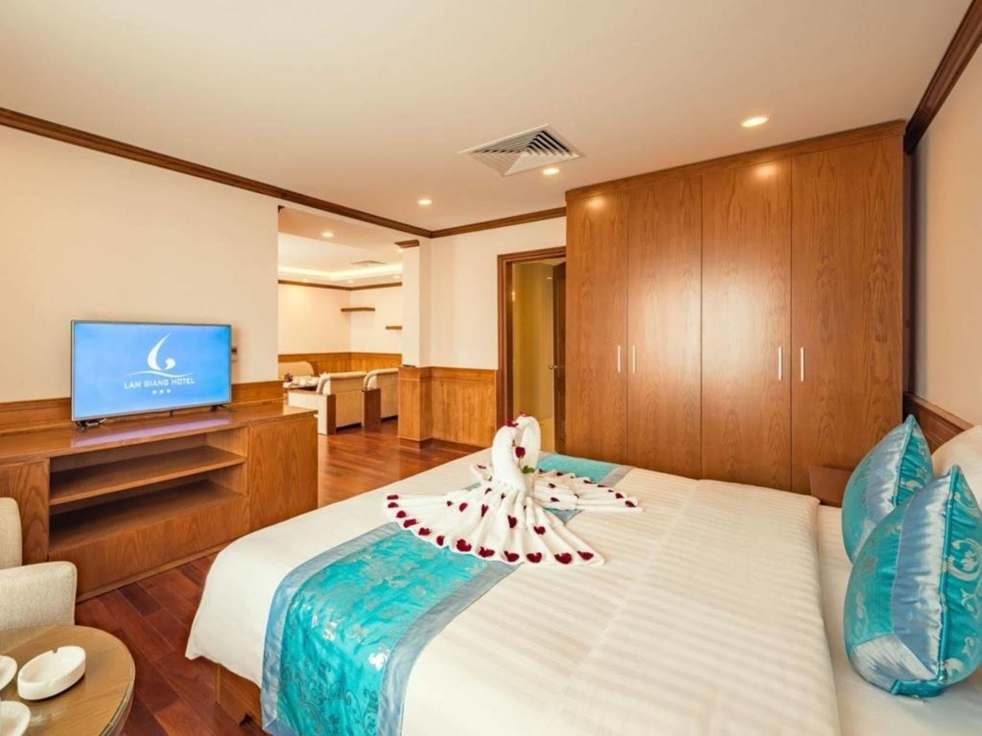 Lam Giang Hotel Vinh Exterior foto