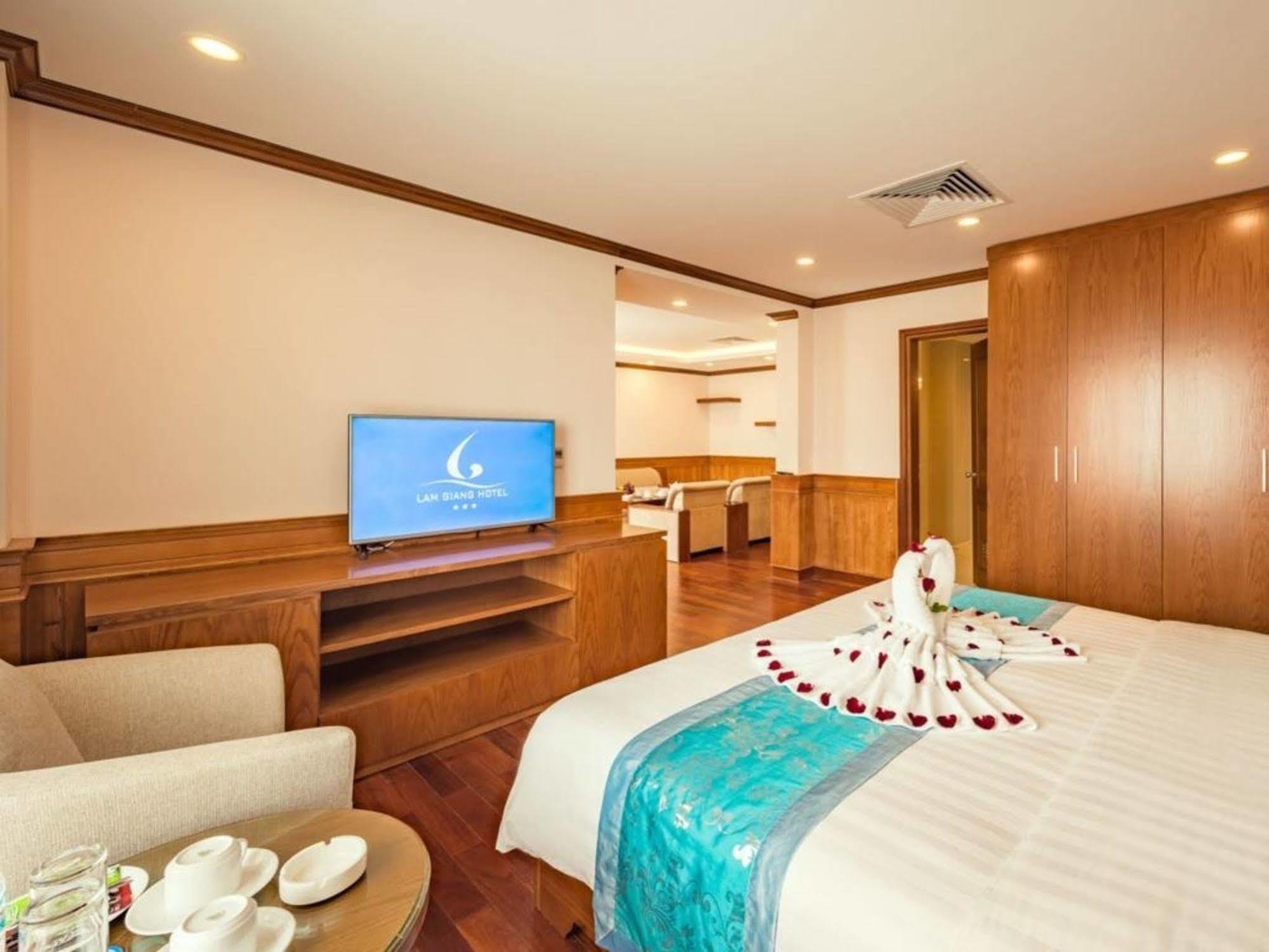 Lam Giang Hotel Vinh Exterior foto